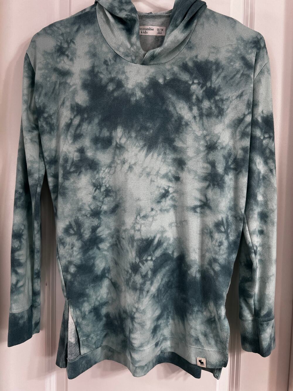 Abercrombie kids Green and White tie-dye hoodie | Size 13/14